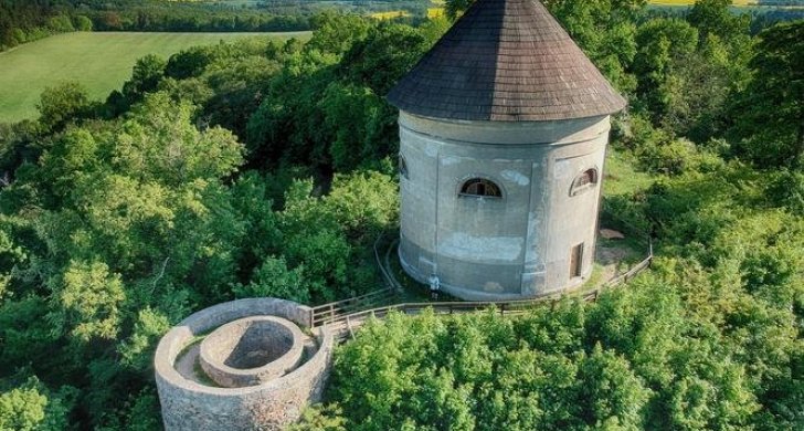 toulavý petrohrad.jpg